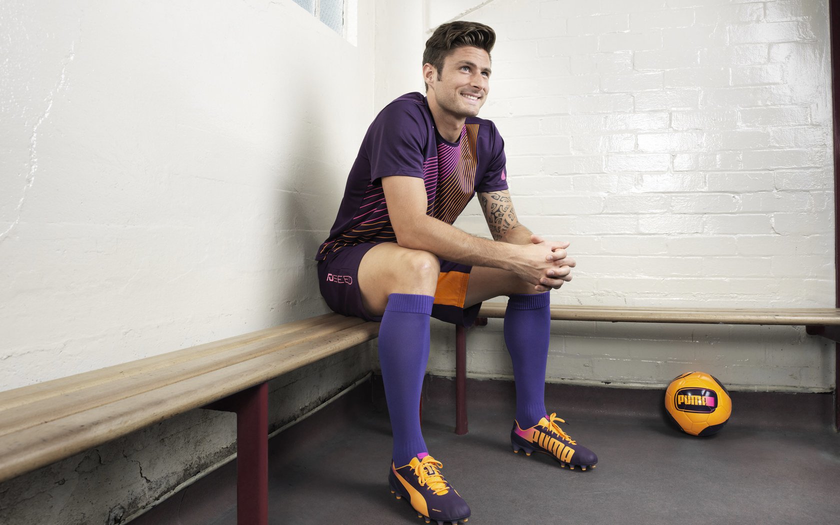 英国队后程发力逆转局势，英国队队员